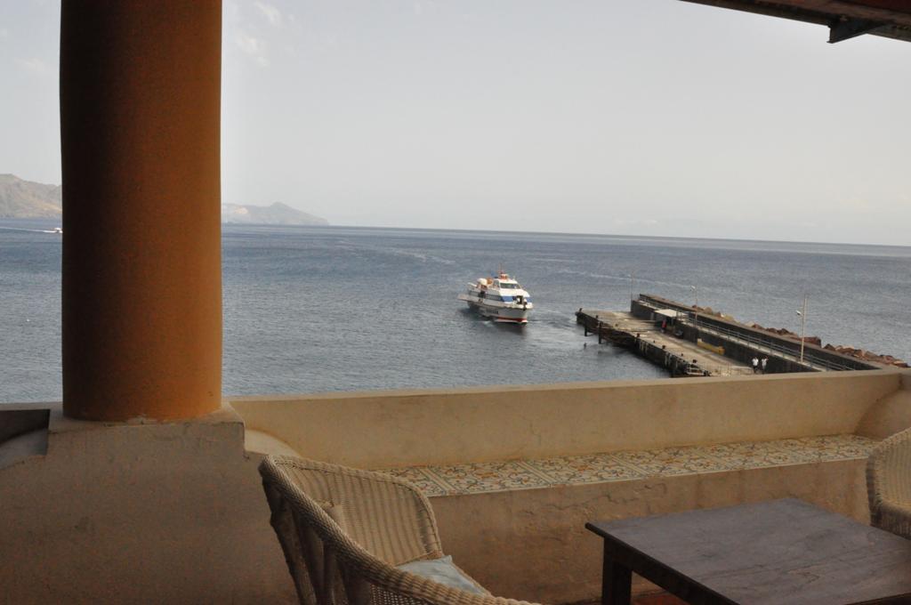 Albergo Seaside Leni Exteriér fotografie