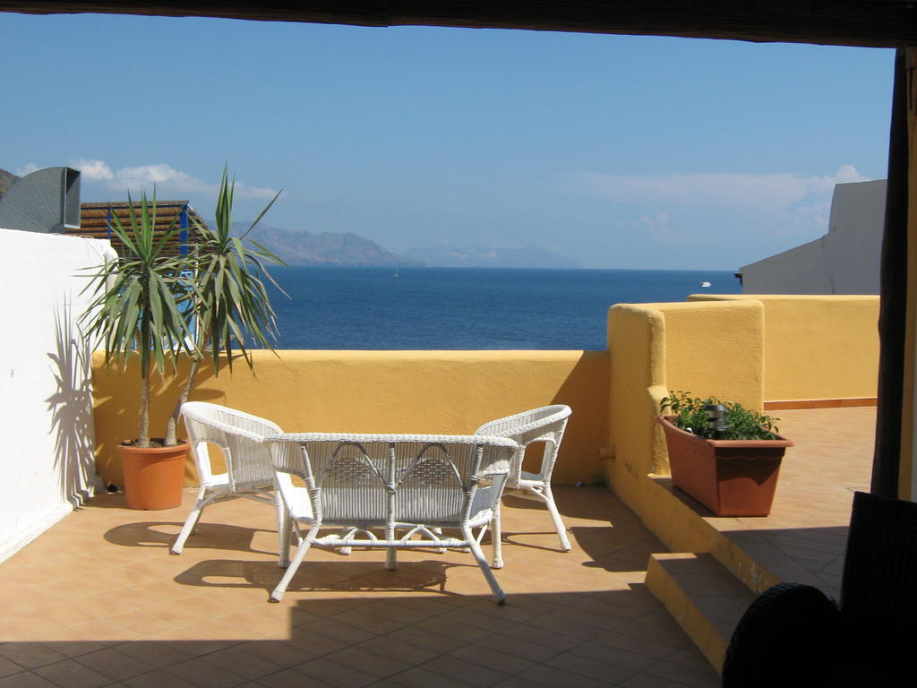 Albergo Seaside Leni Exteriér fotografie
