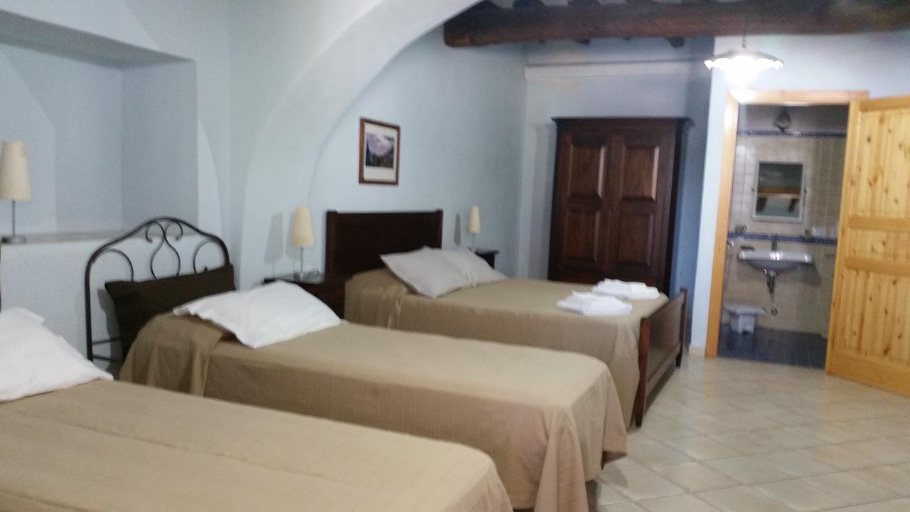 Albergo Seaside Leni Exteriér fotografie