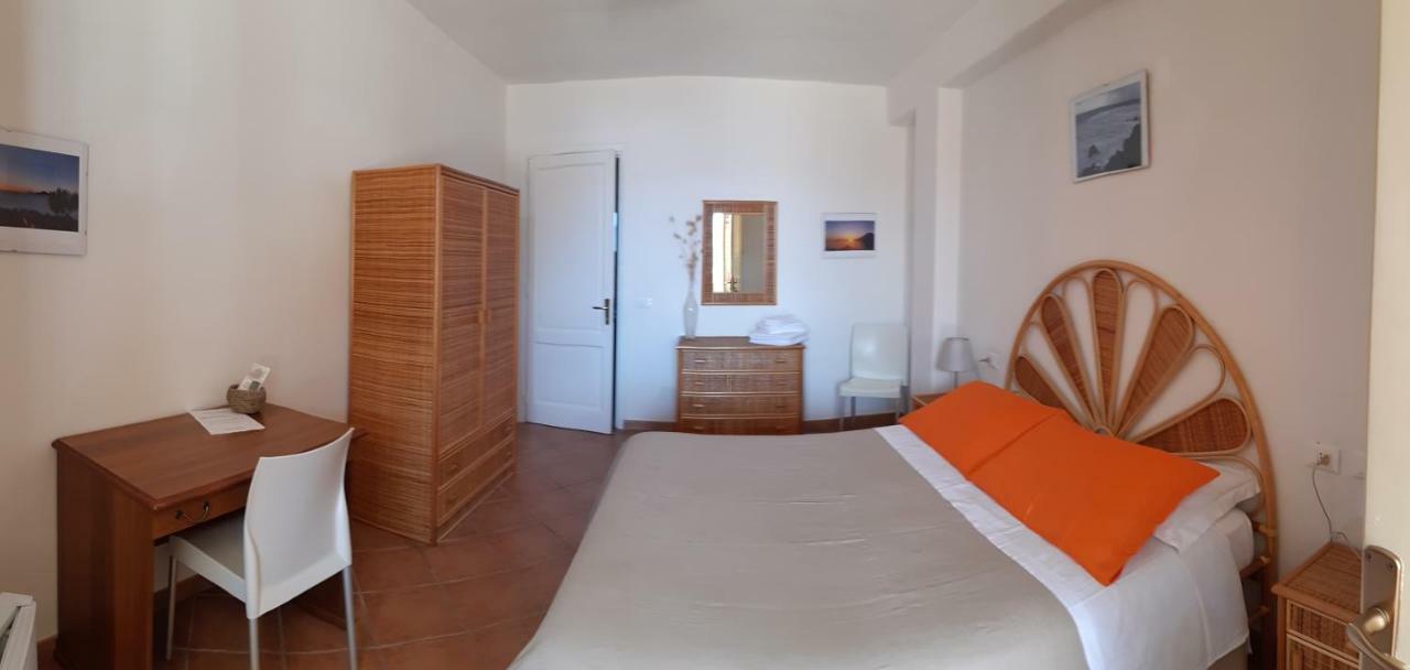 Albergo Seaside Leni Exteriér fotografie