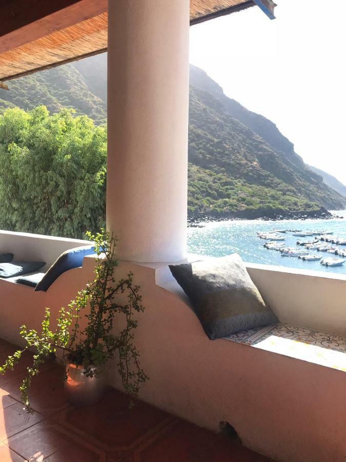 Albergo Seaside Leni Exteriér fotografie
