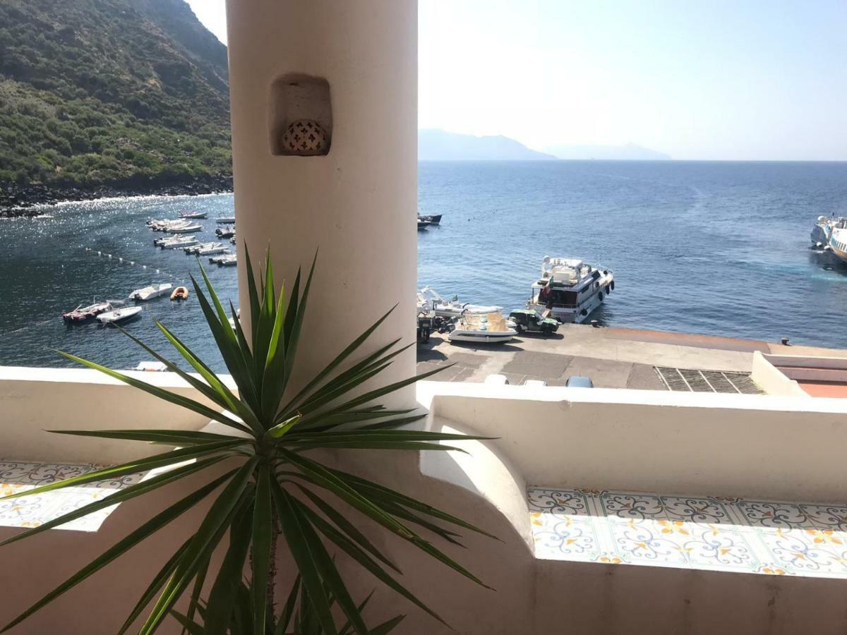 Albergo Seaside Leni Exteriér fotografie